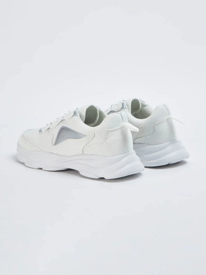 Sneaker with high sole