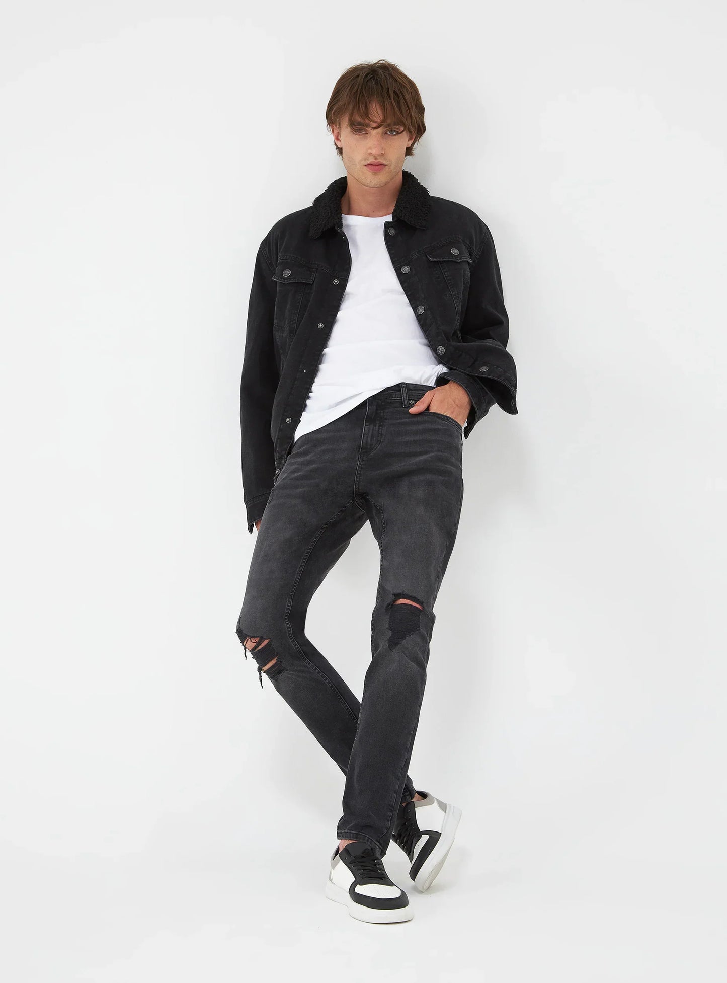 Skinny black jeans