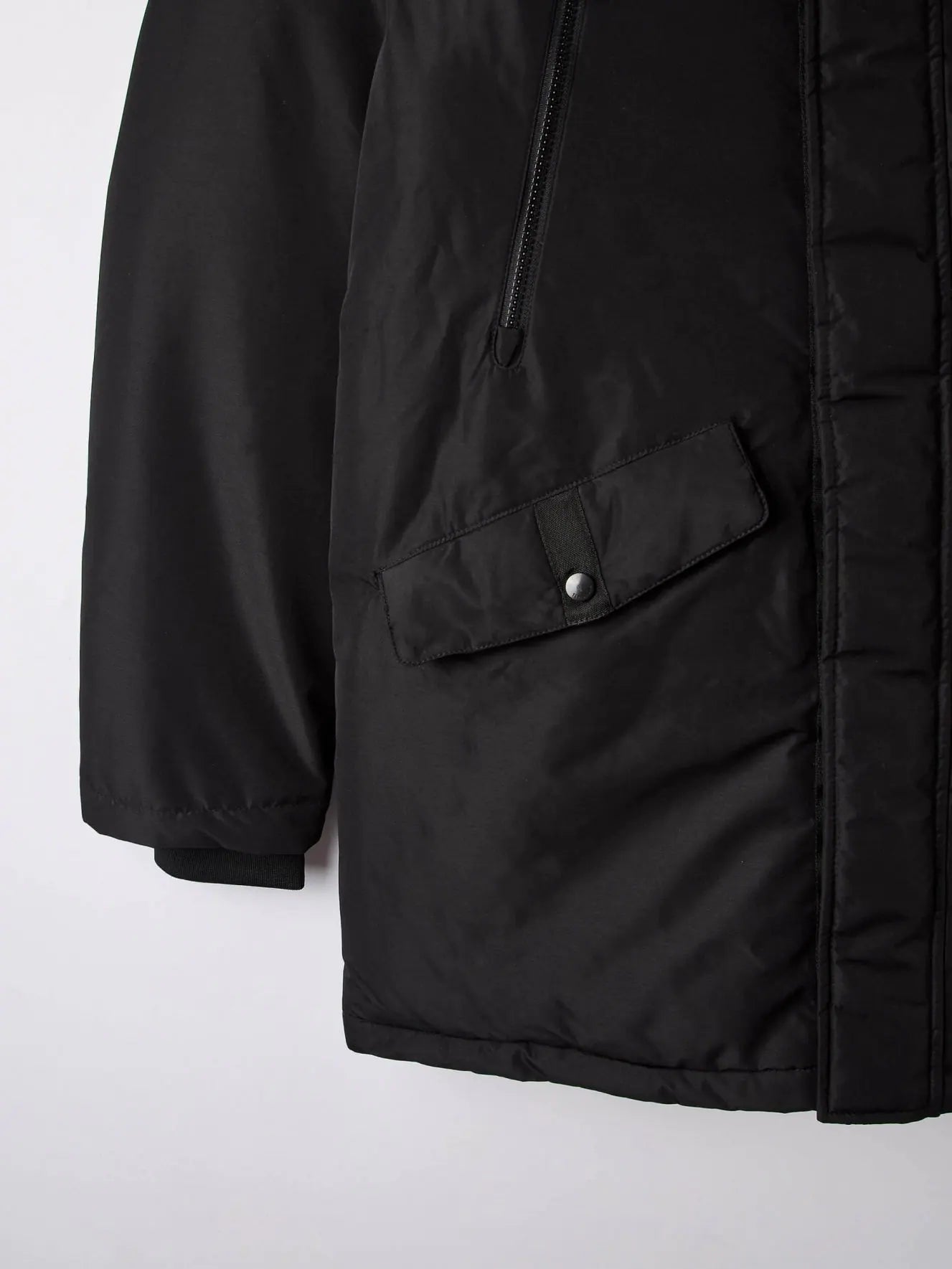 Hooded parka in nylon