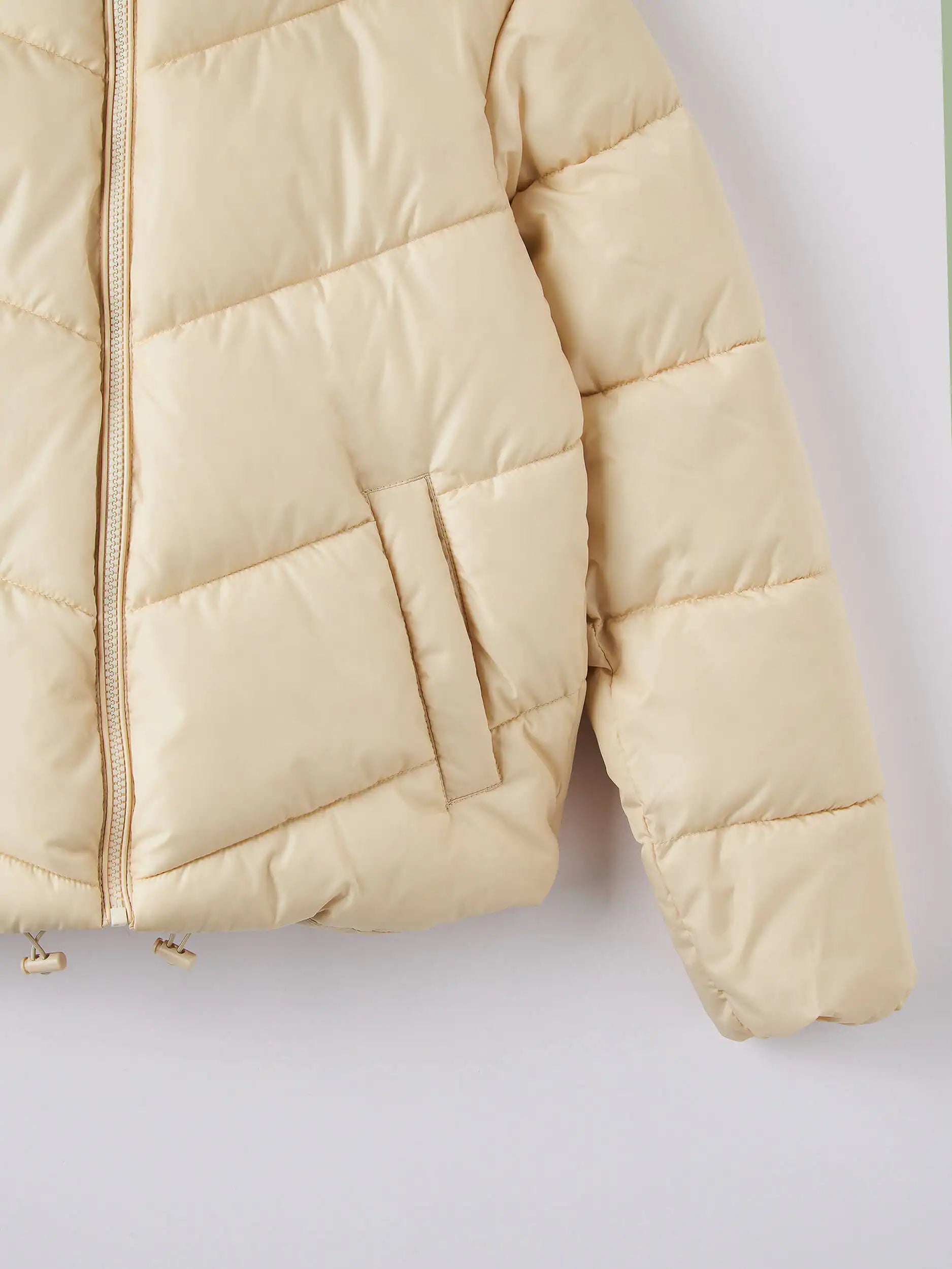 Puffer jacket with stand-up