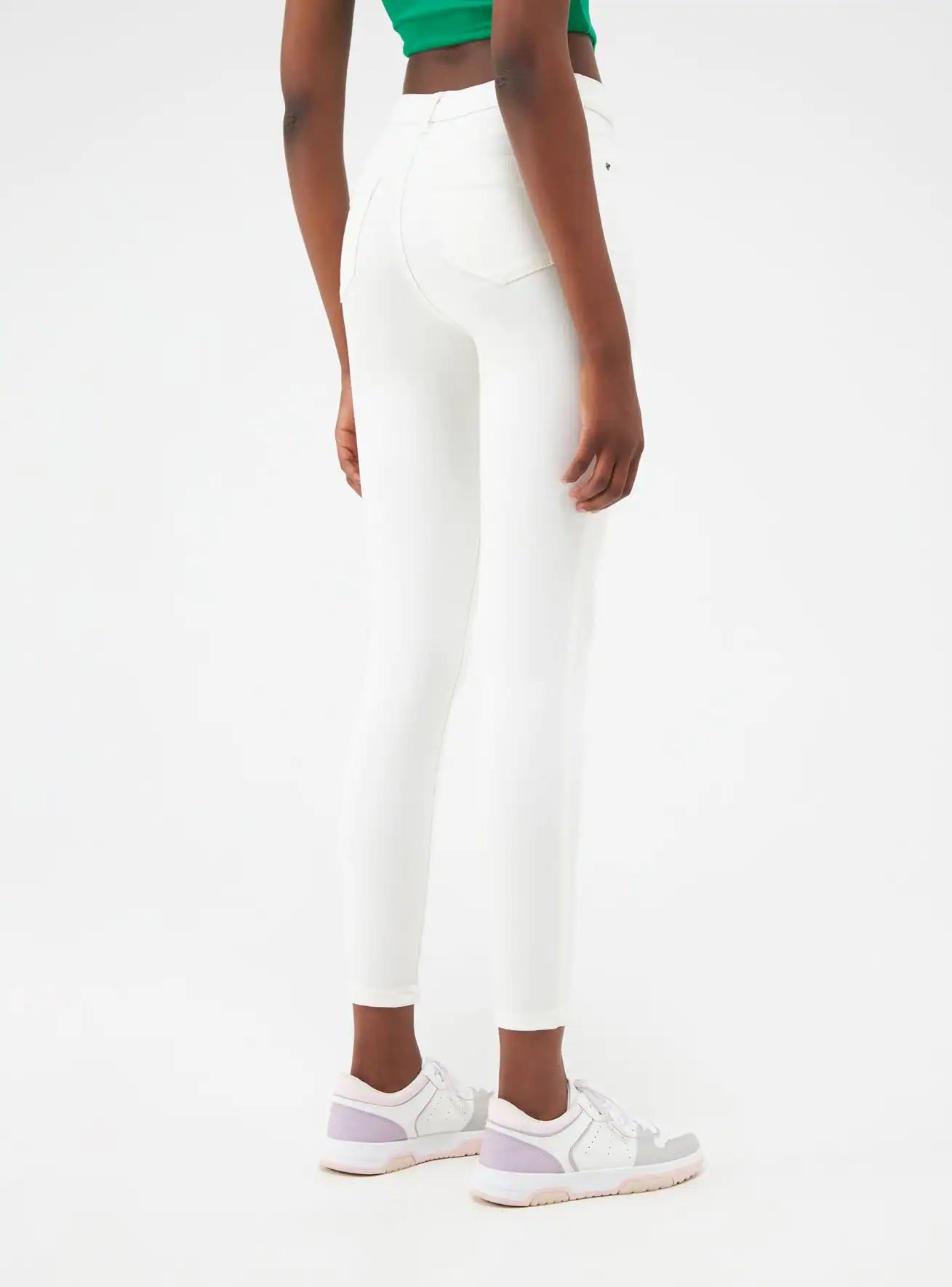 High-waisted skinny pants